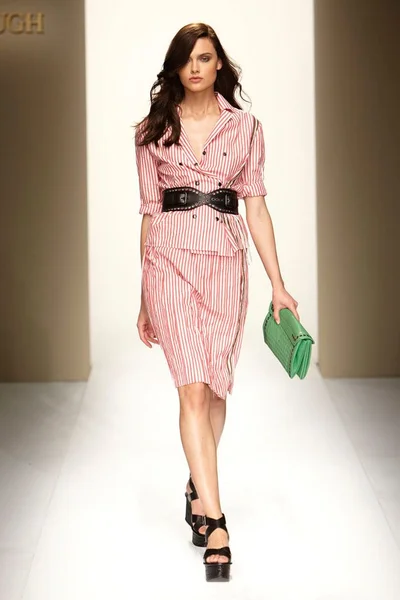 Look 15
